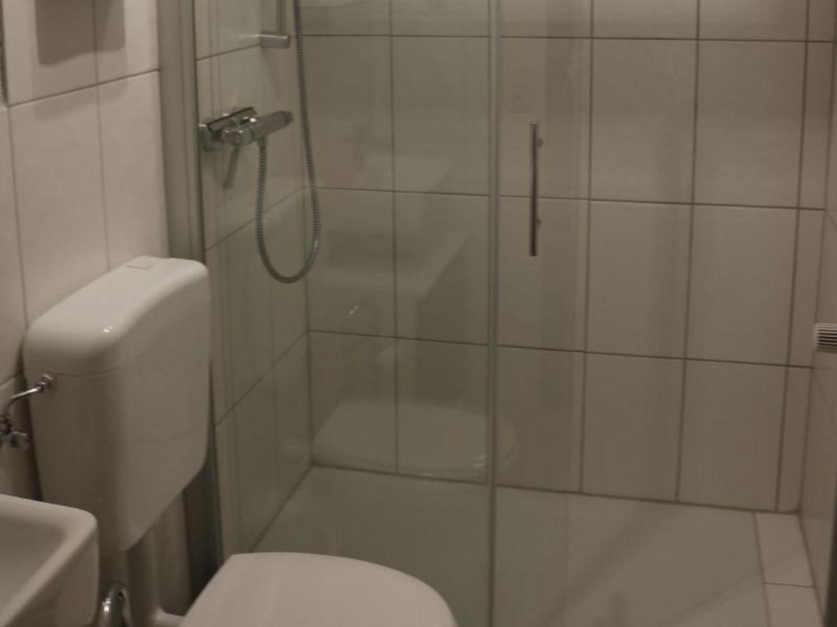Zur Dorfschaenke Hotel Medebach Bagian luar foto